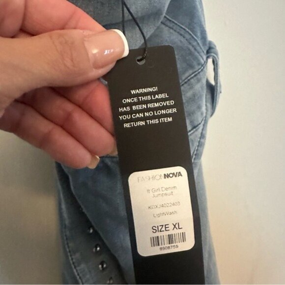 Fashion Nova It Girl Denim Jumpsuit - Light Wash Size XL NWT - Picture 5 of 10